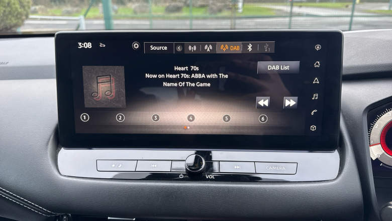 Nissan Qashqai 1.3 DiG-T MH 158 N-Connecta 5dr Xtronic Petrol Hatchback